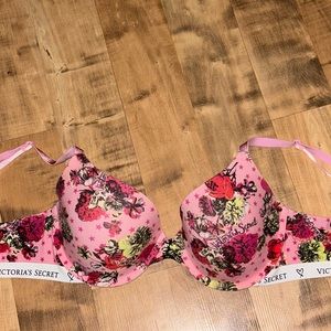 Victoria’s Secret bra